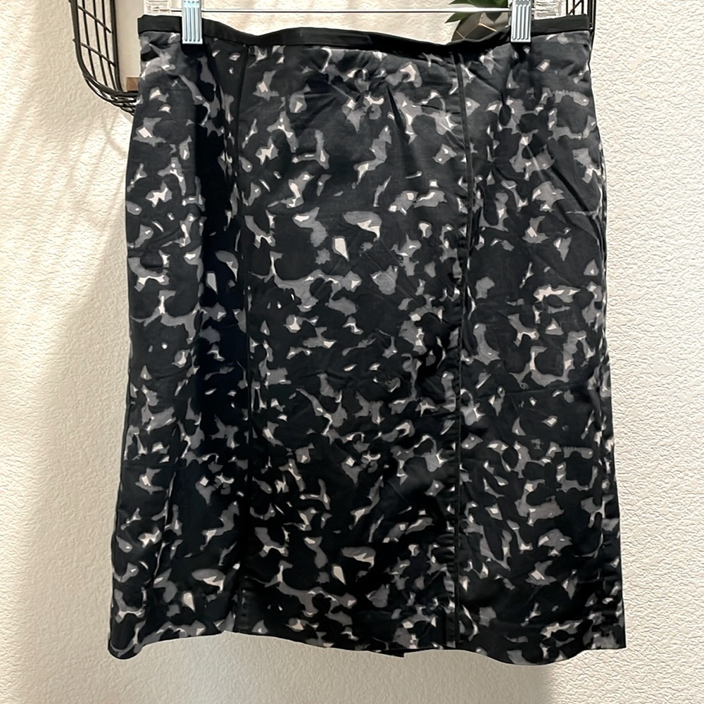 Ann Taylor Loft cotton spandex straight skirt. Fully lined. Size 14. Zipper back